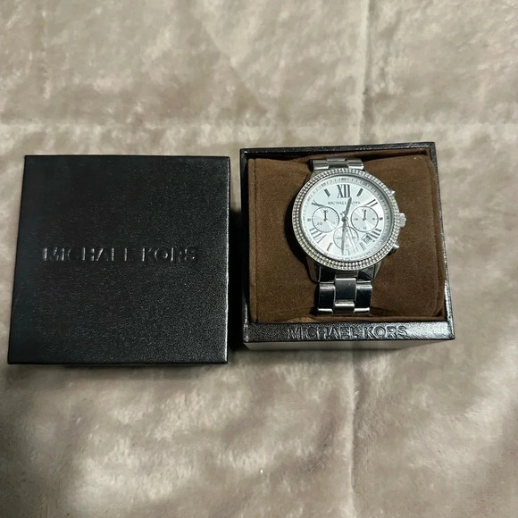 Michael Kors Silver Watch - Picture 10 of 10